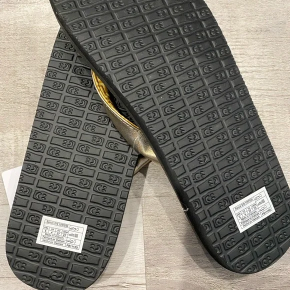 Sanuk - super soft and cushioned flip flops Women’s size 6 - Picture 3 of 5